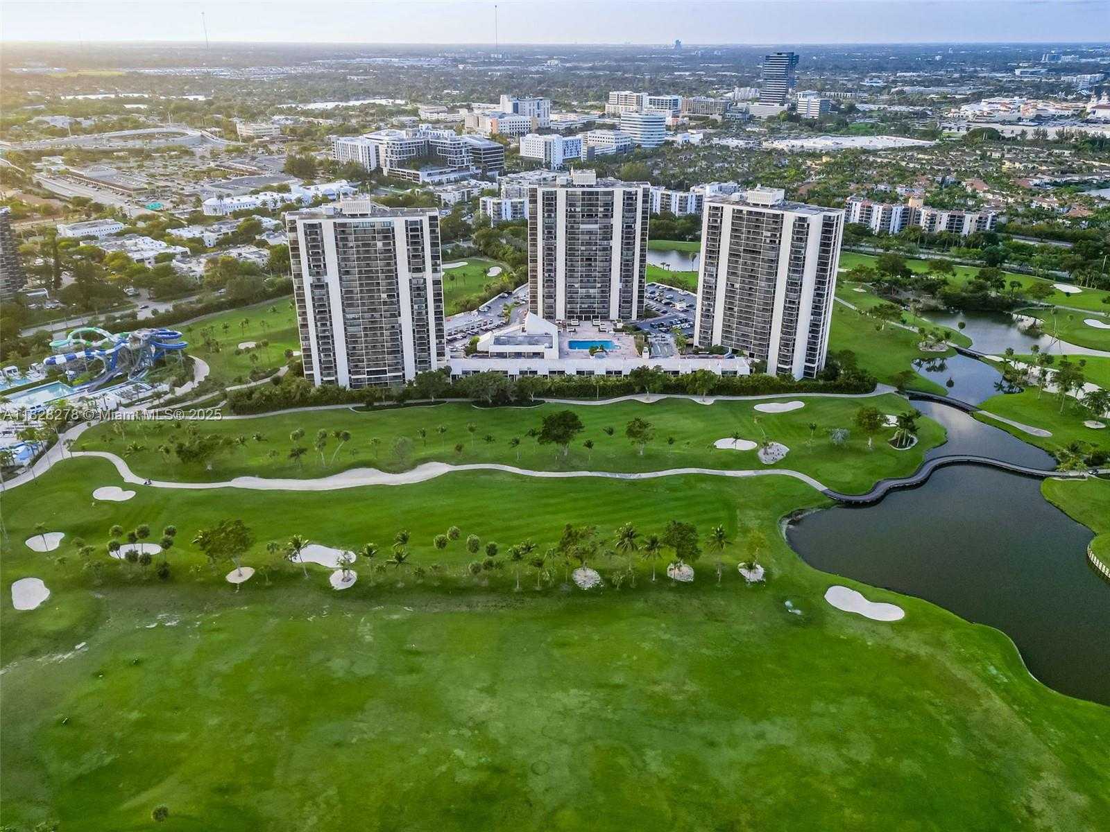 Small Image of 20367 WEST COUNTRY CLUB DR #L25, Aventura Number 24