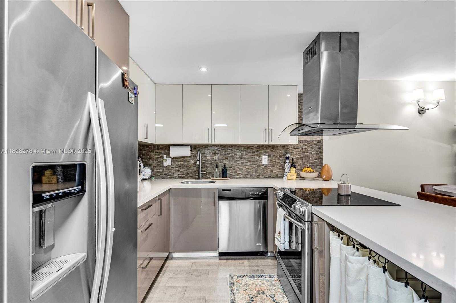 Small Image of 20367 WEST COUNTRY CLUB DR #L25, Aventura Number 3
