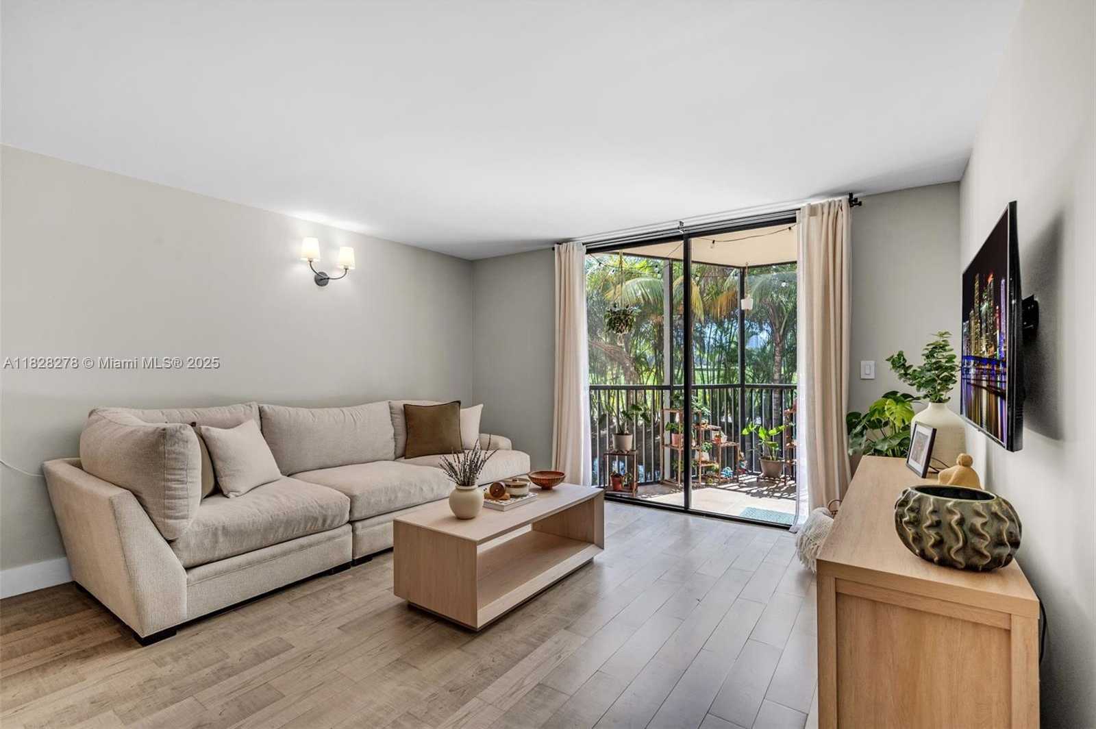 Small Image of 20367 WEST COUNTRY CLUB DR #L25, Aventura Number 6