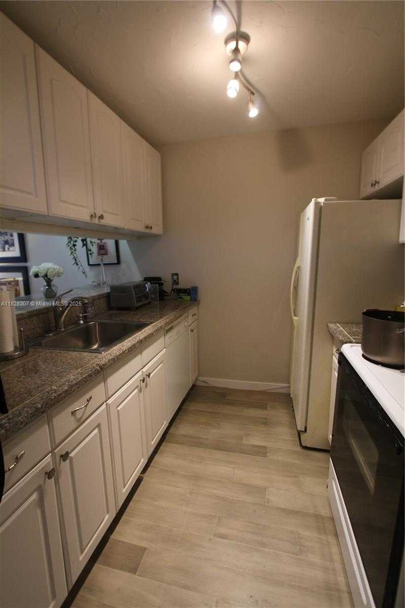 Small Image of 825 NORTH WEST 13TH ST #1110, Boca Raton Number 6