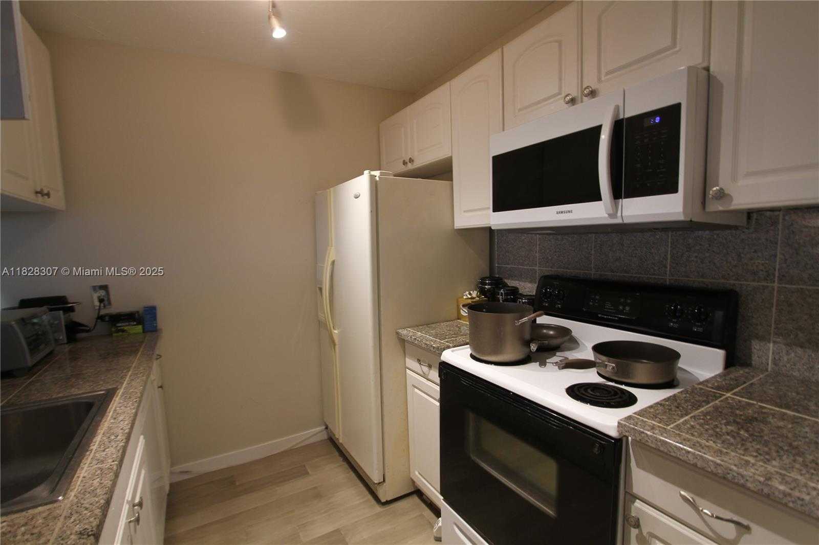 Small Image of 825 NORTH WEST 13TH ST #1110, Boca Raton Number 7