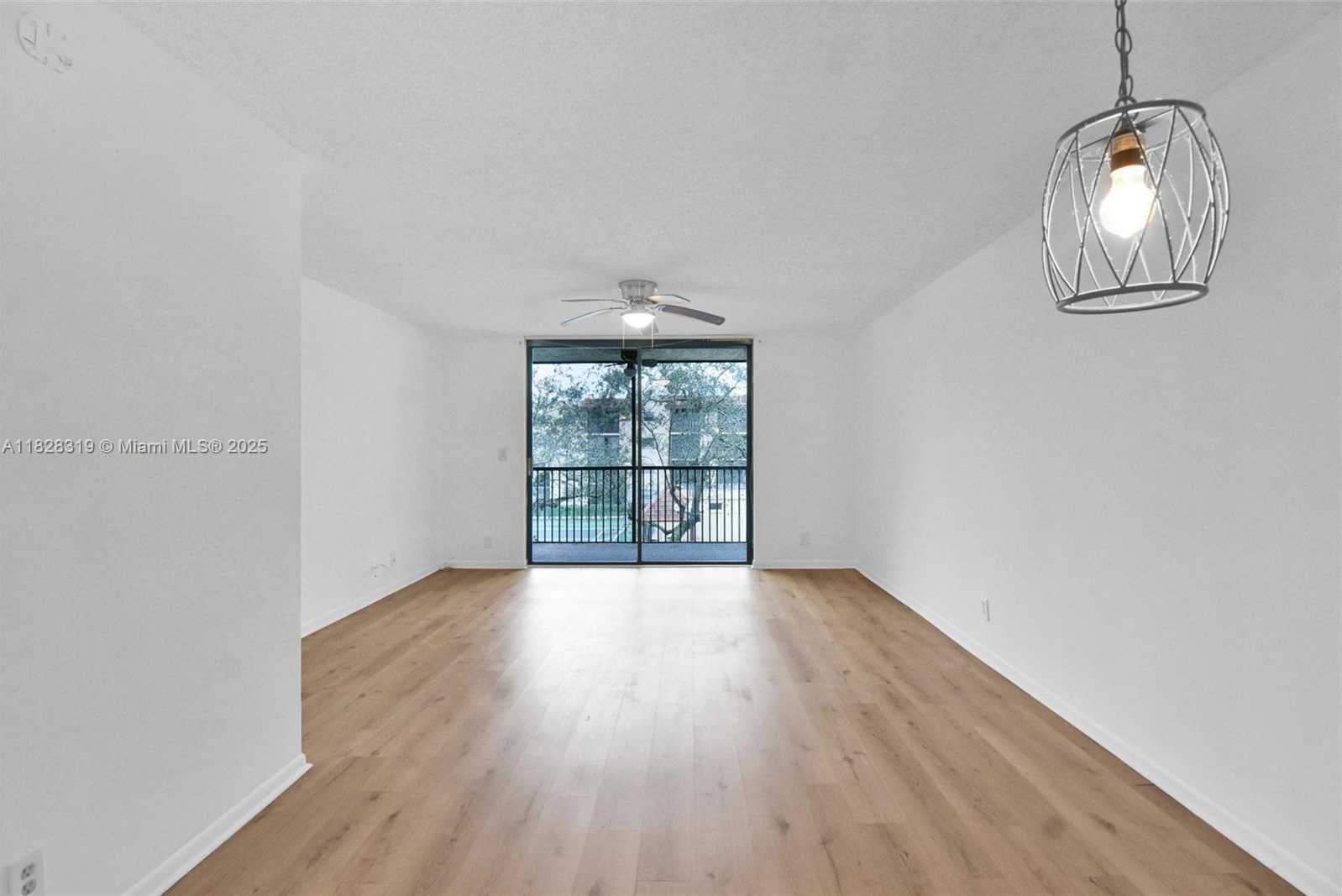 Small Image of 10501 WEST BROWARD BLVD #304, Plantation Number 15