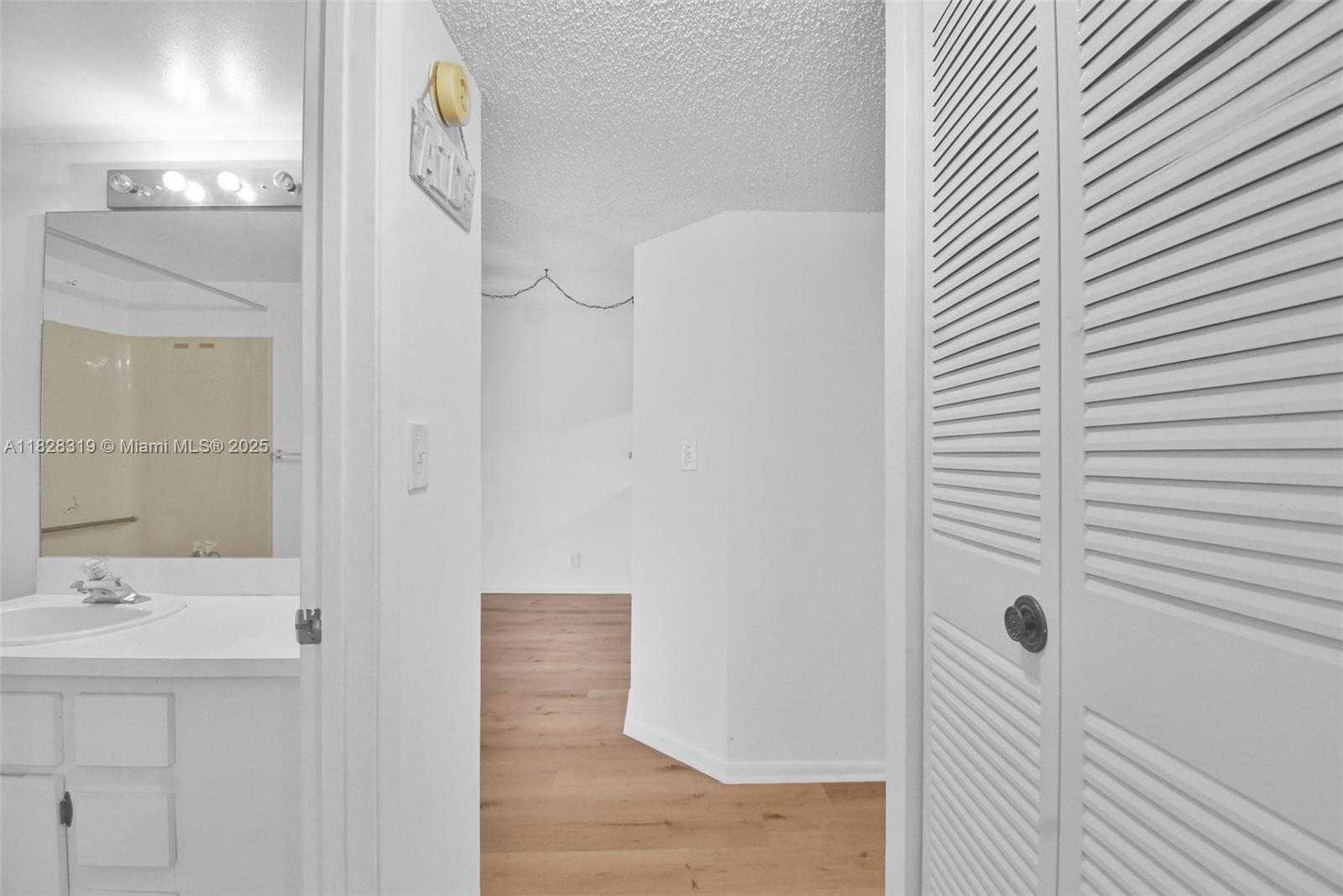 Small Image of 10501 WEST BROWARD BLVD #304, Plantation Number 25