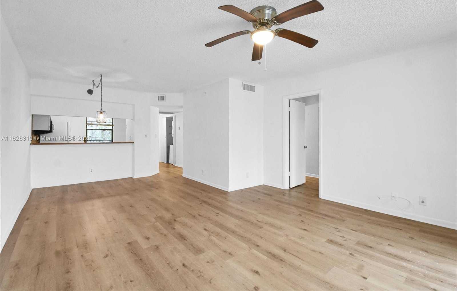 Small Image of 10501 WEST BROWARD BLVD #304, Plantation Number 27