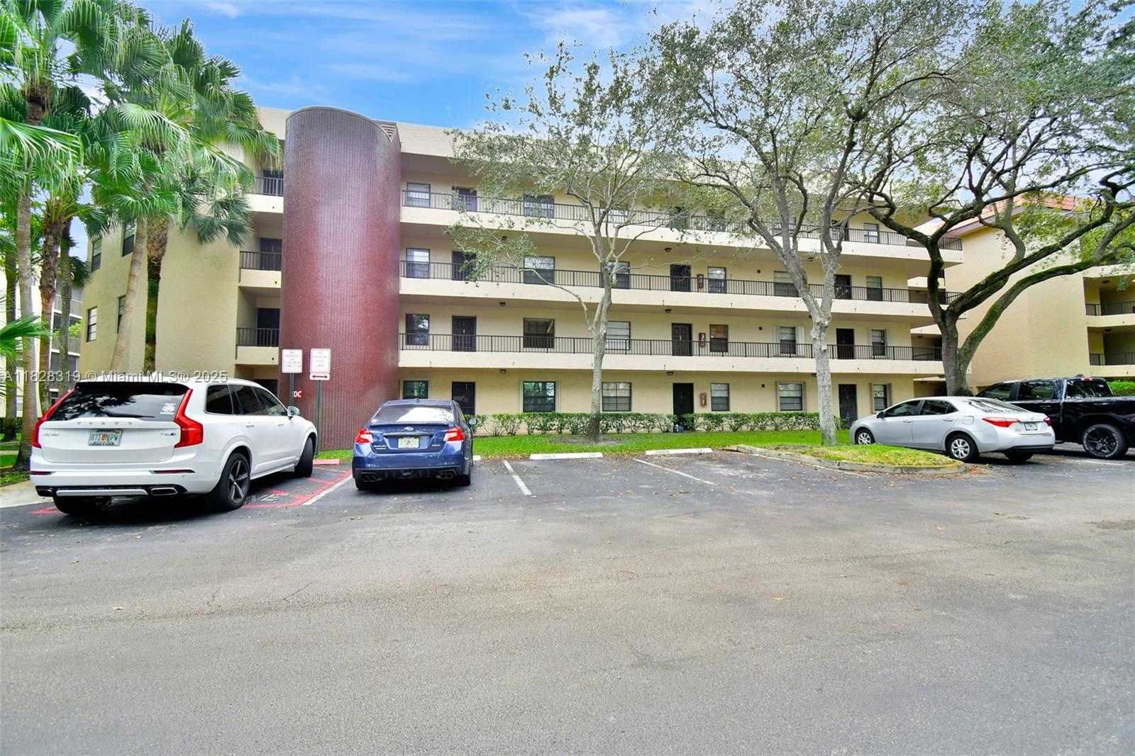 Small Image of 10501 WEST BROWARD BLVD #304, Plantation Number 41