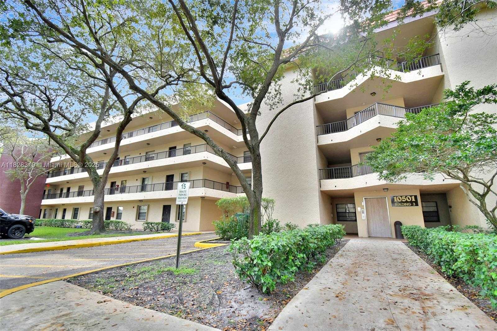 Small Image of 10501 WEST BROWARD BLVD #304, Plantation Number 43
