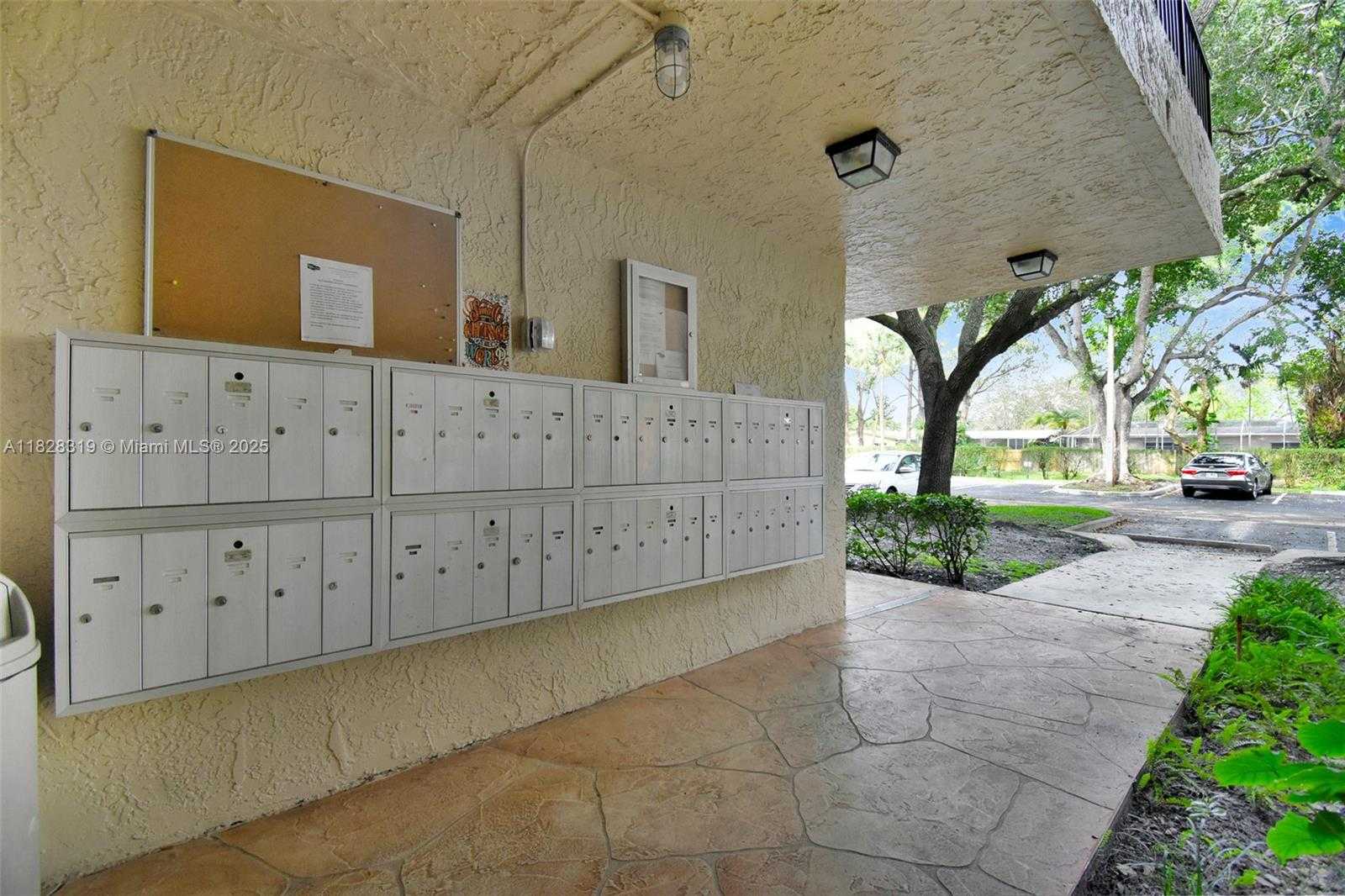 Small Image of 10501 WEST BROWARD BLVD #304, Plantation Number 47