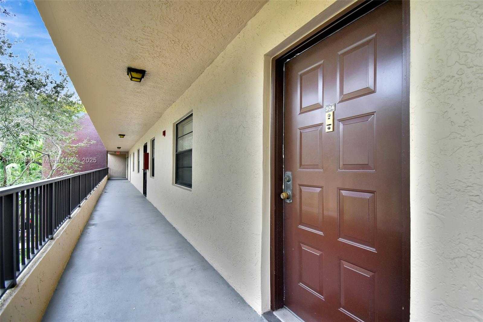 Small Image of 10501 WEST BROWARD BLVD #304, Plantation Number 51