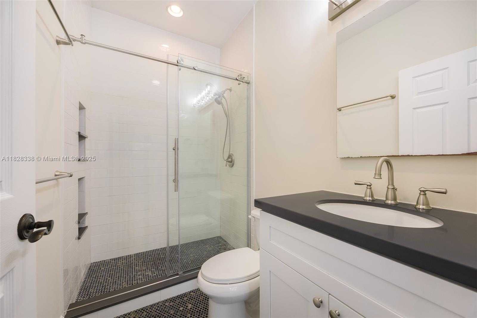 Small Image of 3204 BIRD AVE #108, Coconut Grove Number 12