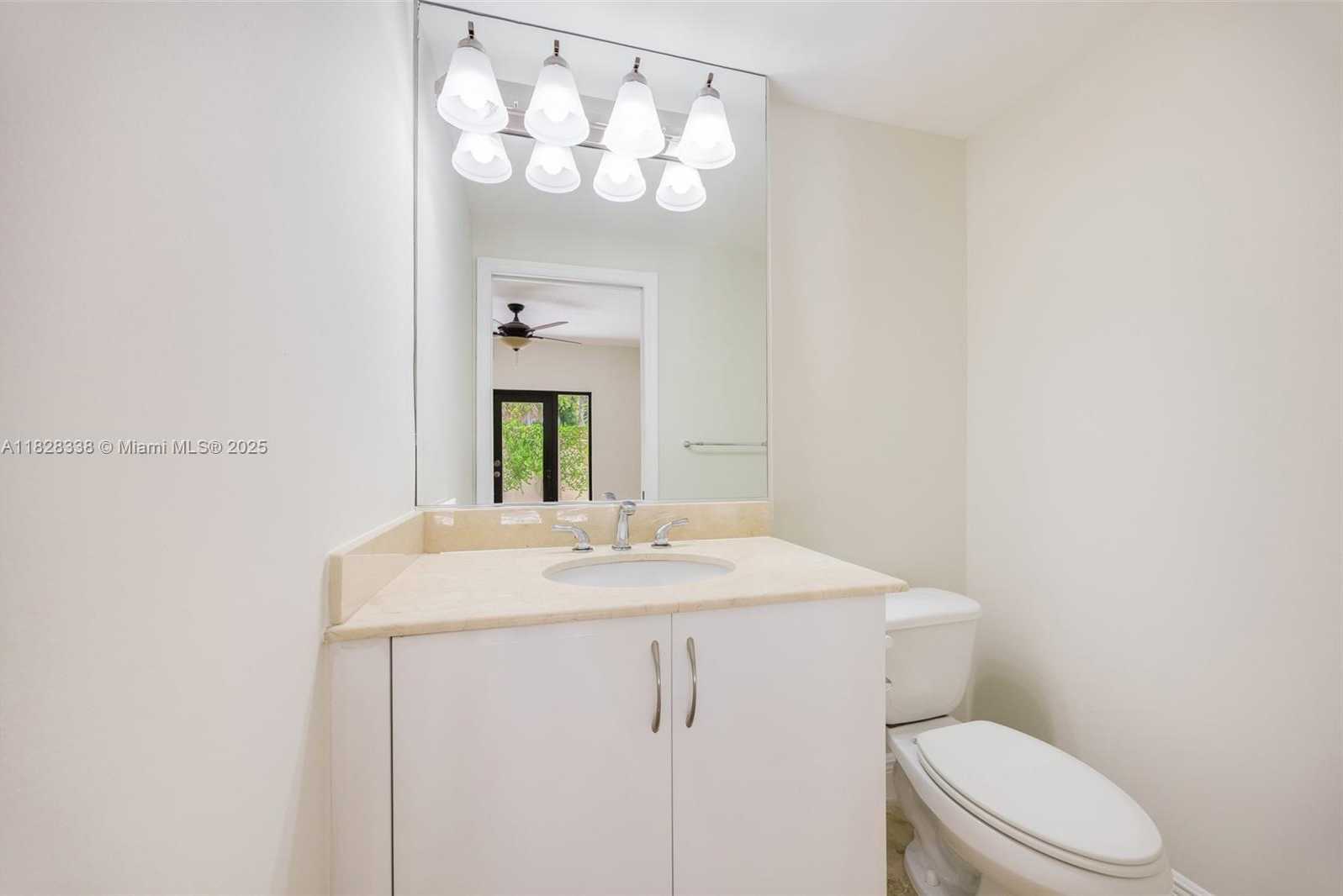 Small Image of 3204 BIRD AVE #108, Coconut Grove Number 15
