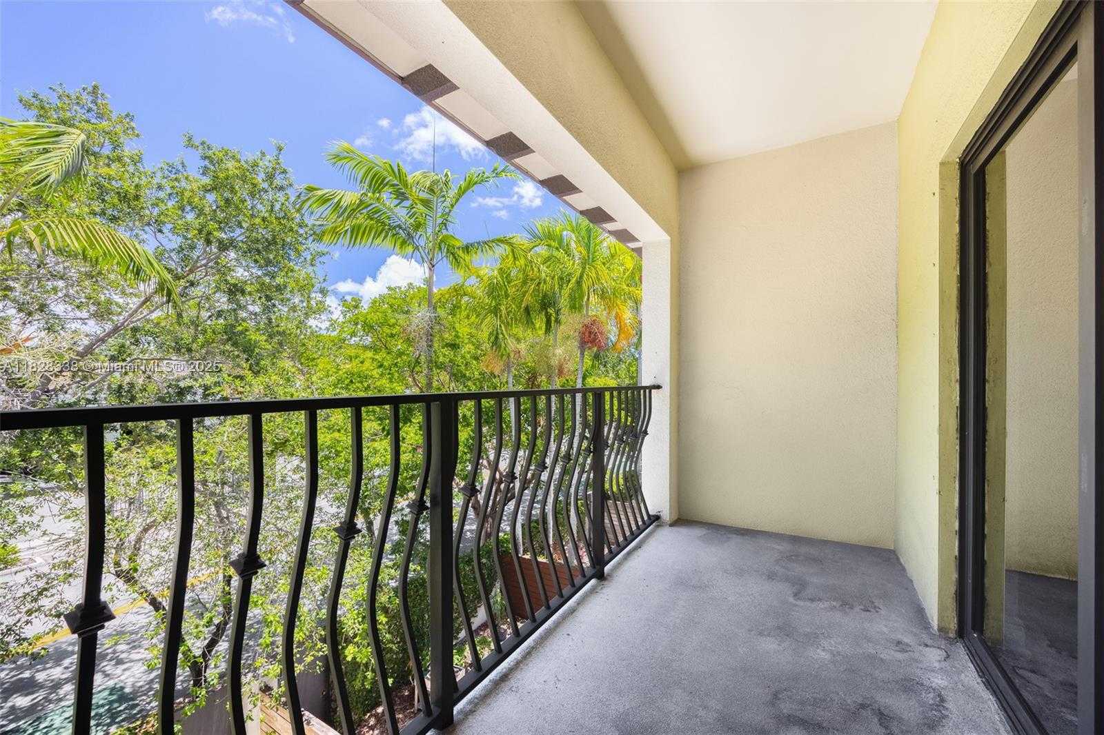 Small Image of 3204 BIRD AVE #108, Coconut Grove Number 18