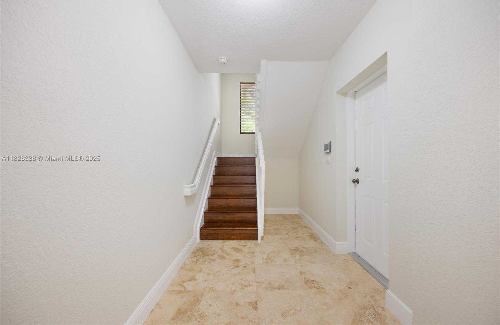 Small Image of 3204 BIRD AVE #108, Coconut Grove Number 7