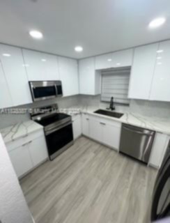 Small Image of 976 NORTH 18TH CT, Hollywood Number 5