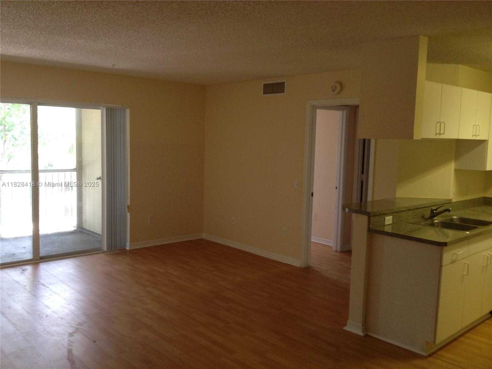 Small Image of 470 SOUTH PARK RD #7-308, Hollywood Number 6