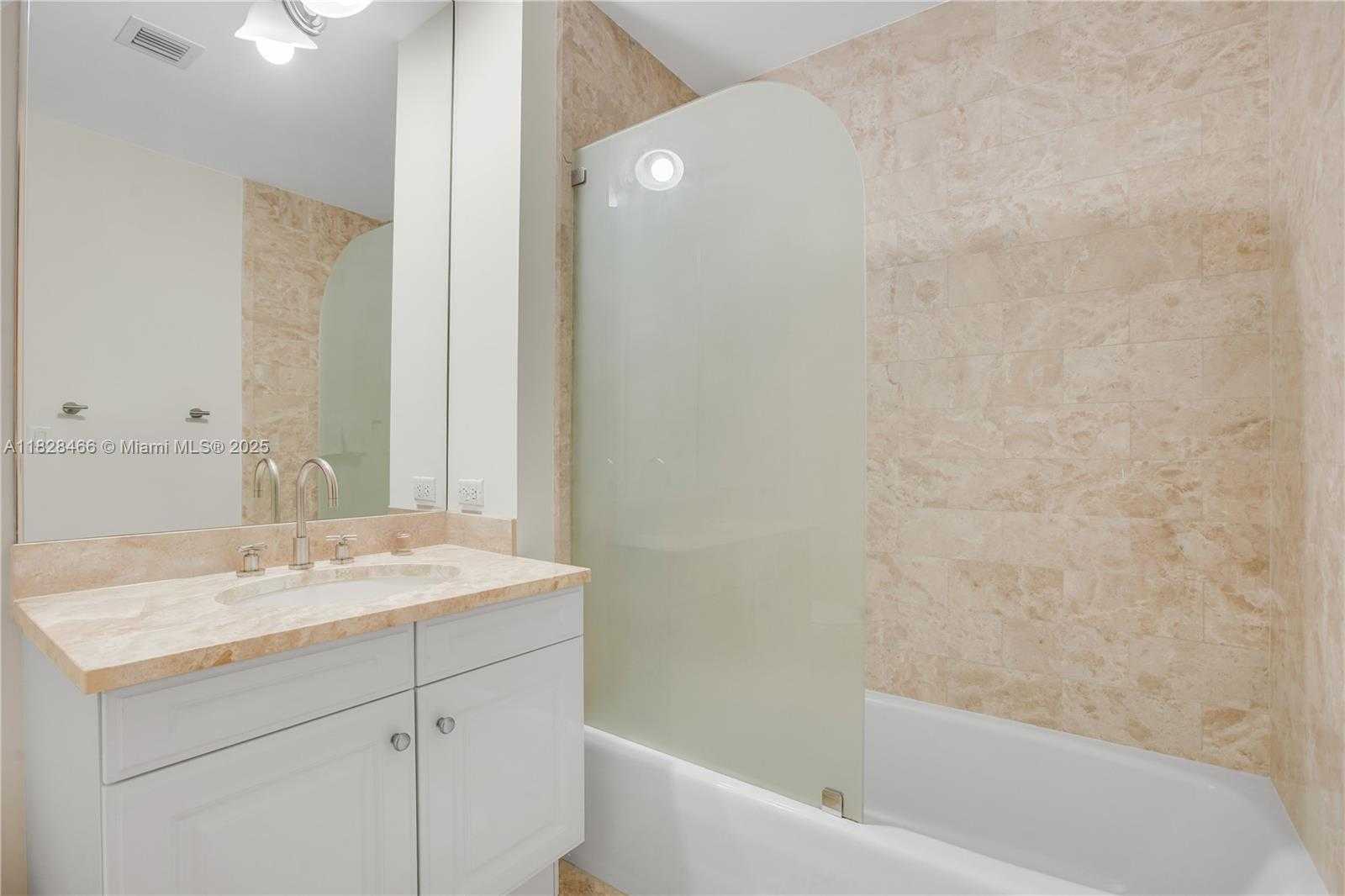 Small Image of 1425 BRICKELL AVE #44A-B, Miami Number 10
