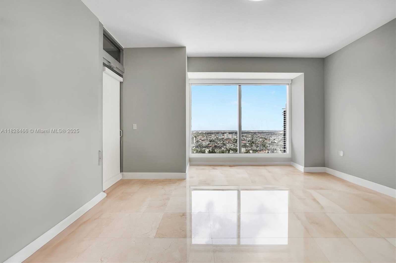 Small Image of 1425 BRICKELL AVE #44A-B, Miami Number 12