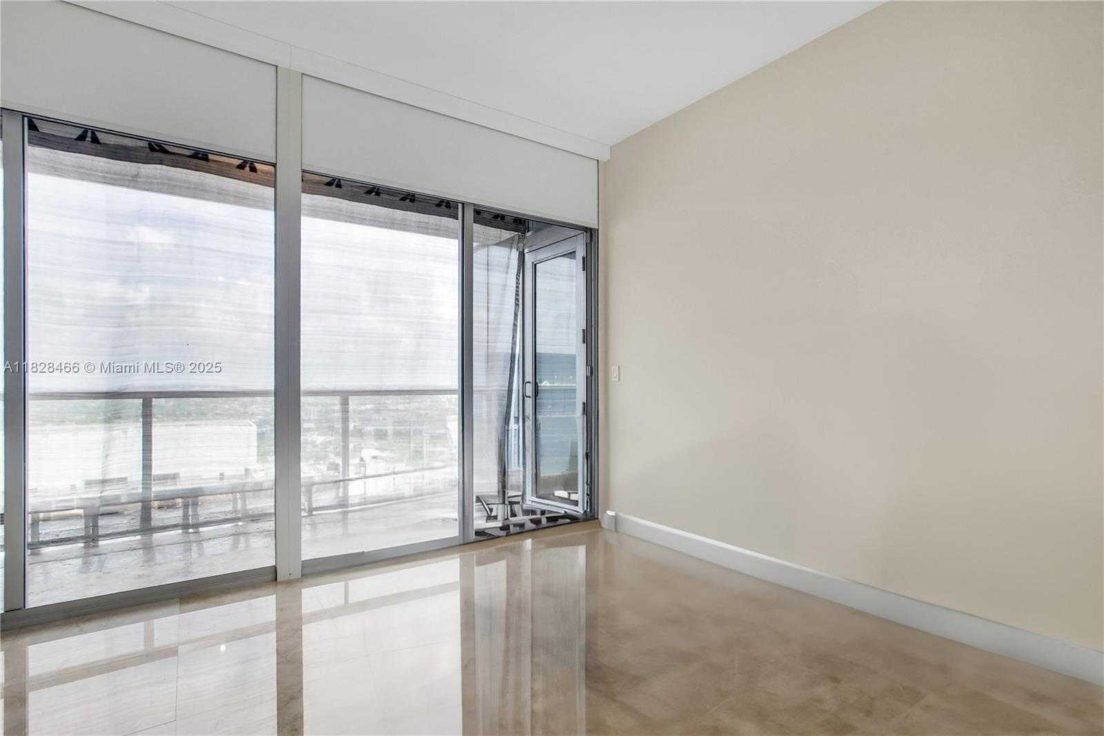 Small Image of 1425 BRICKELL AVE #44A-B, Miami Number 13