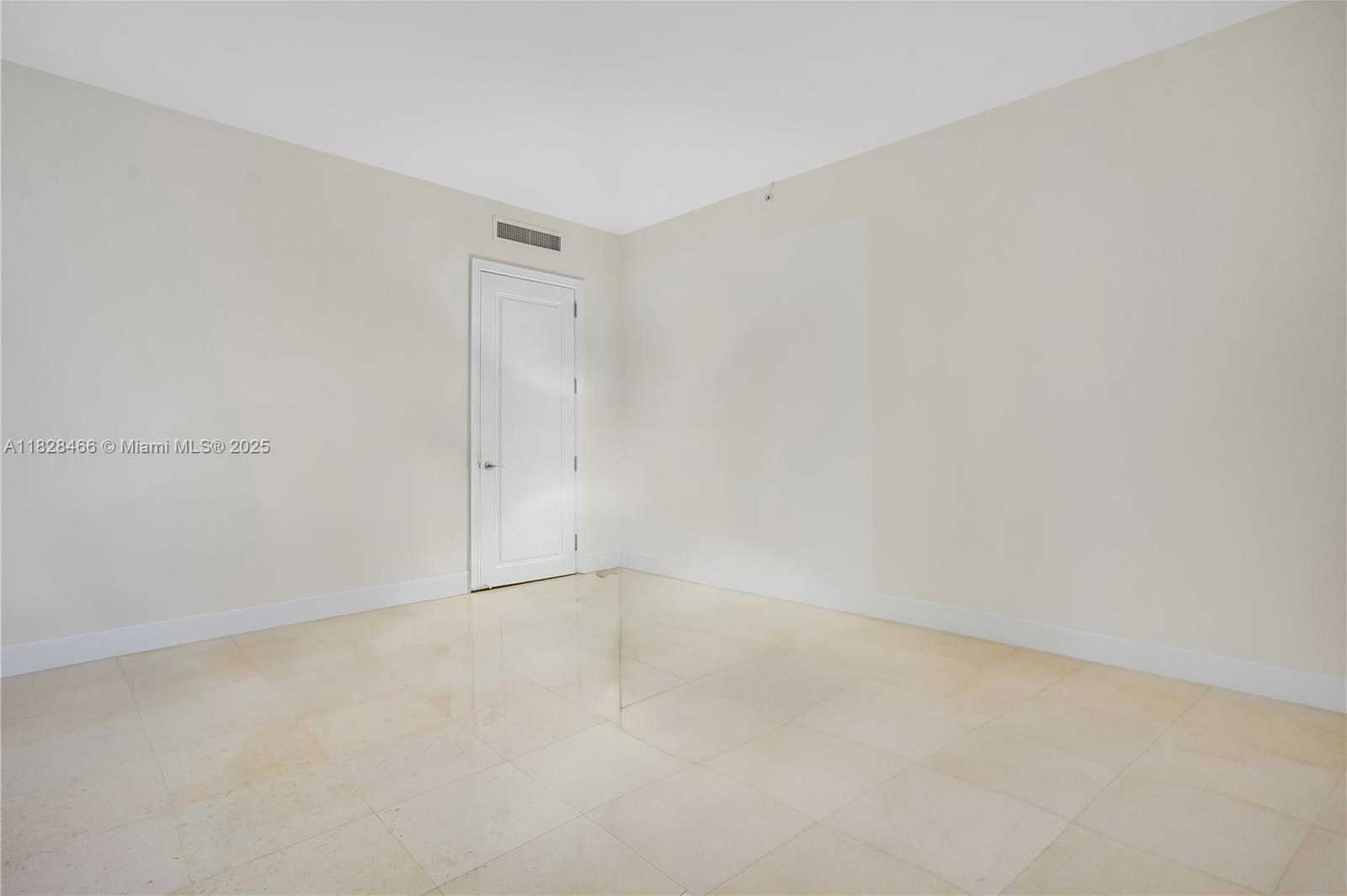 Small Image of 1425 BRICKELL AVE #44A-B, Miami Number 18