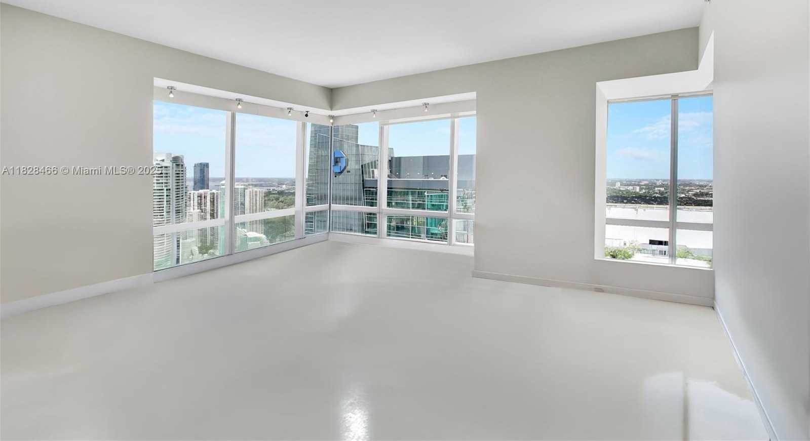 Small Image of 1425 BRICKELL AVE #44A-B, Miami Number 3