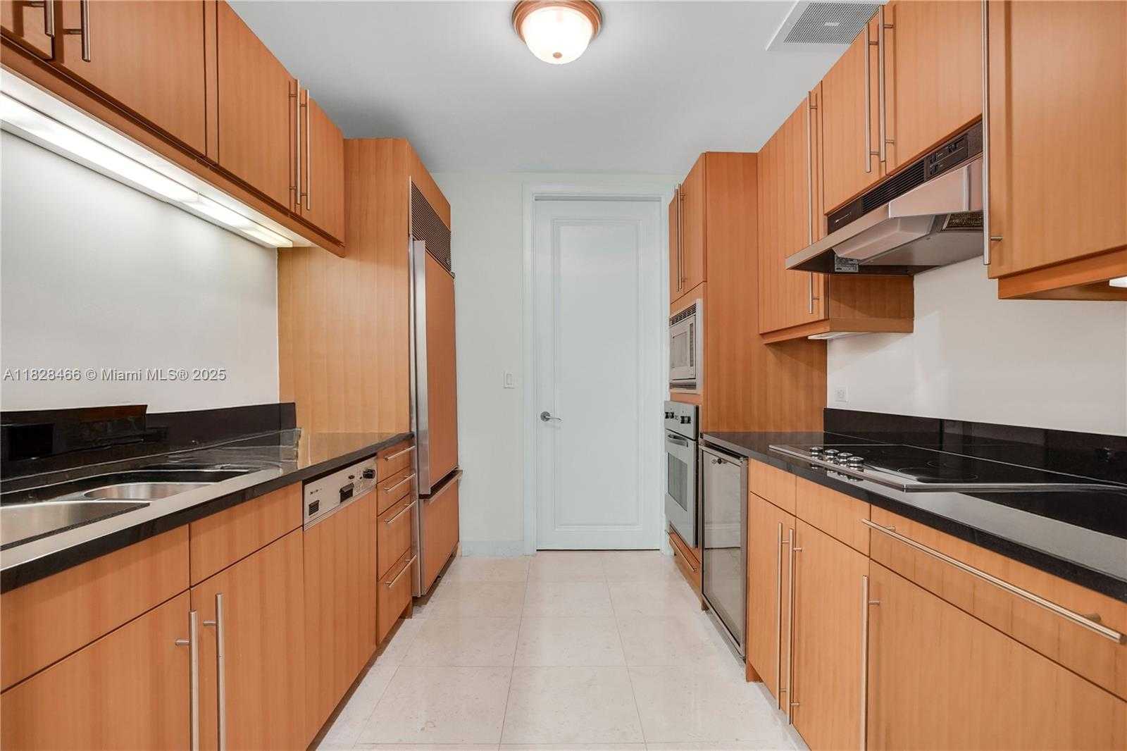 Small Image of 1425 BRICKELL AVE #44A-B, Miami Number 6