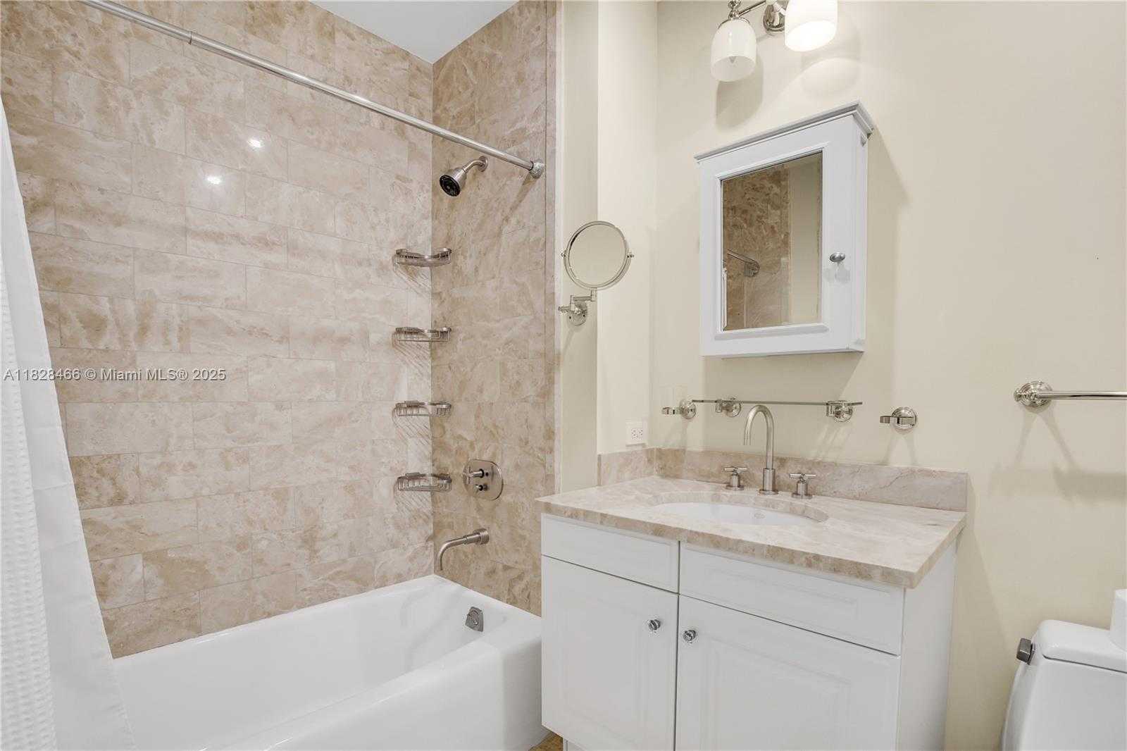 Small Image of 1425 BRICKELL AVE #44A-B, Miami Number 9