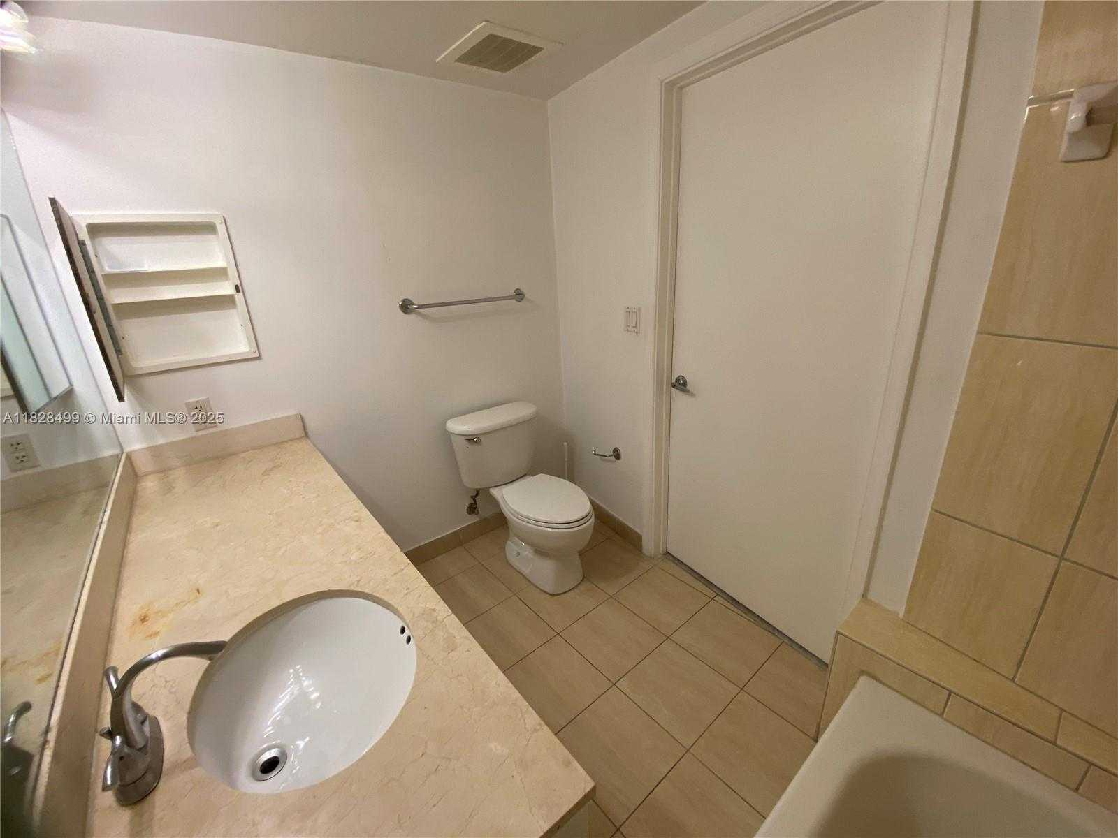 Small Image of 1750 NORTH BAYSHORE DR #2707, Miami Number 34