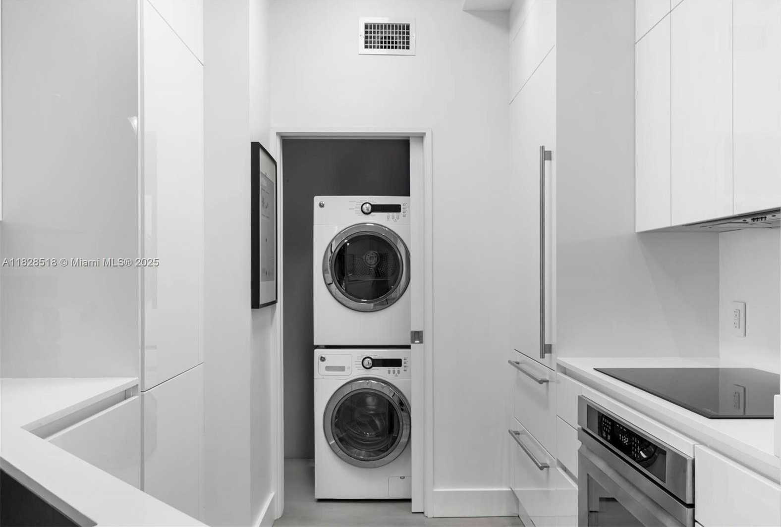 Small Image of 888 BRICKELL KEY DR #2606, Miami Number 10