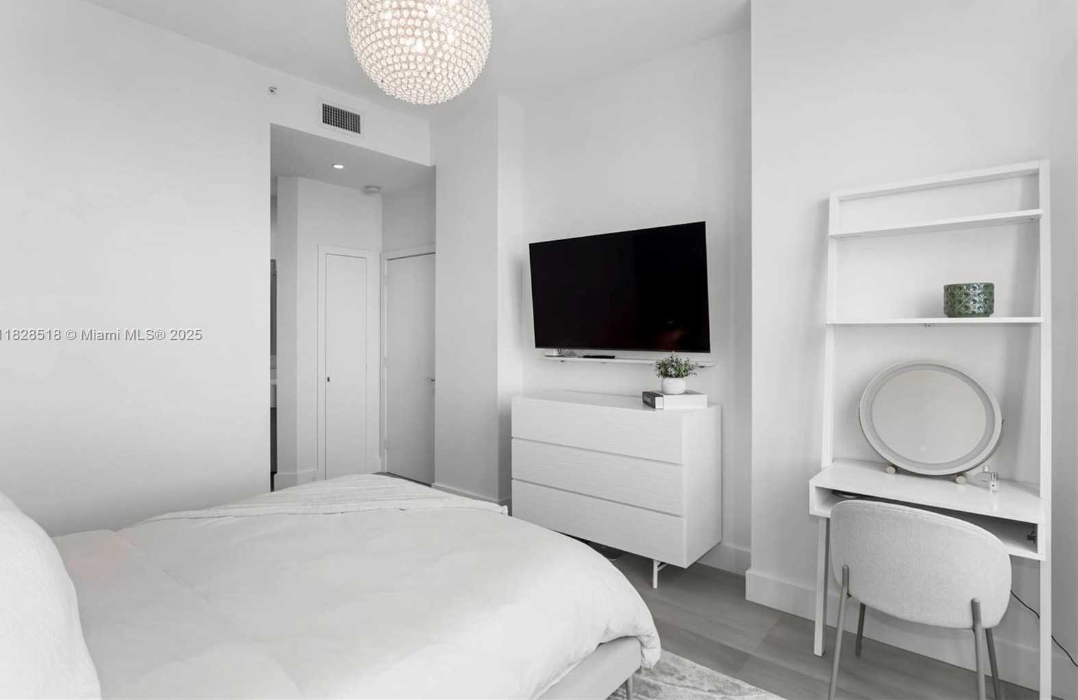 Small Image of 888 BRICKELL KEY DR #2606, Miami Number 12