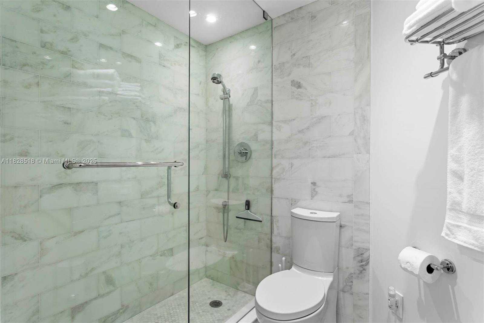 Small Image of 888 BRICKELL KEY DR #2606, Miami Number 16