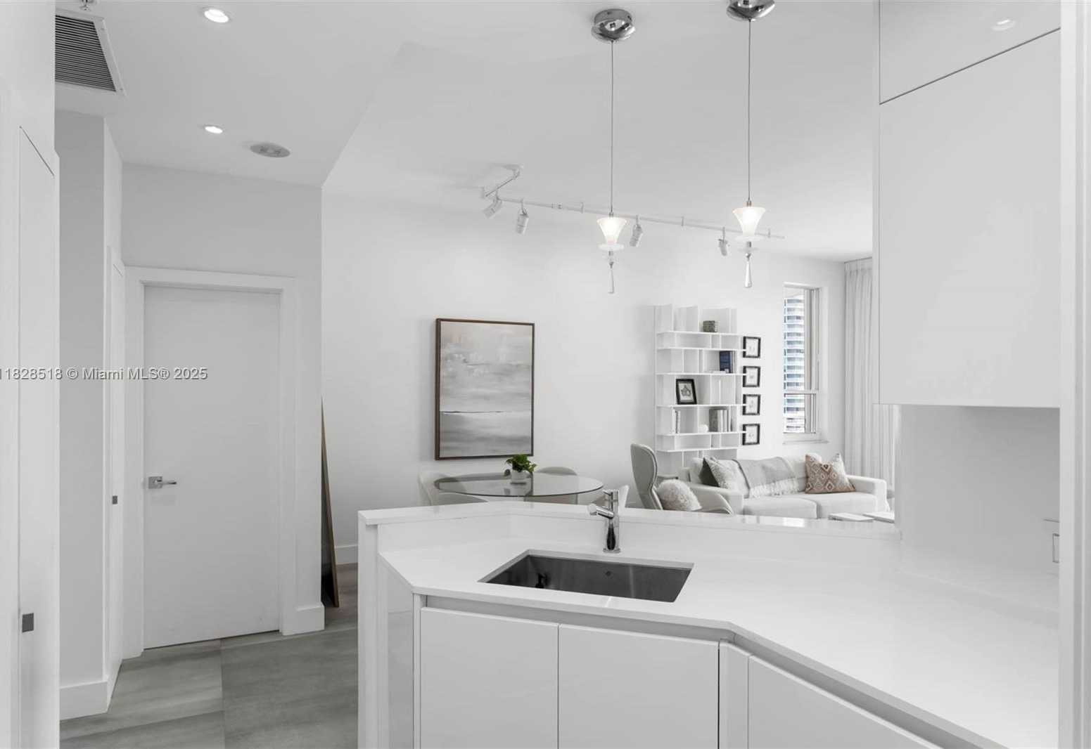Small Image of 888 BRICKELL KEY DR #2606, Miami Number 9