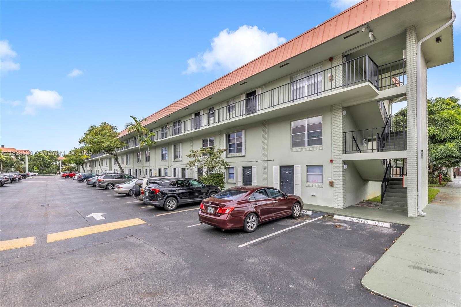 Small Image of 805 WEST OAKLAND PARK BLVD #E14, Oakland Park Number 23