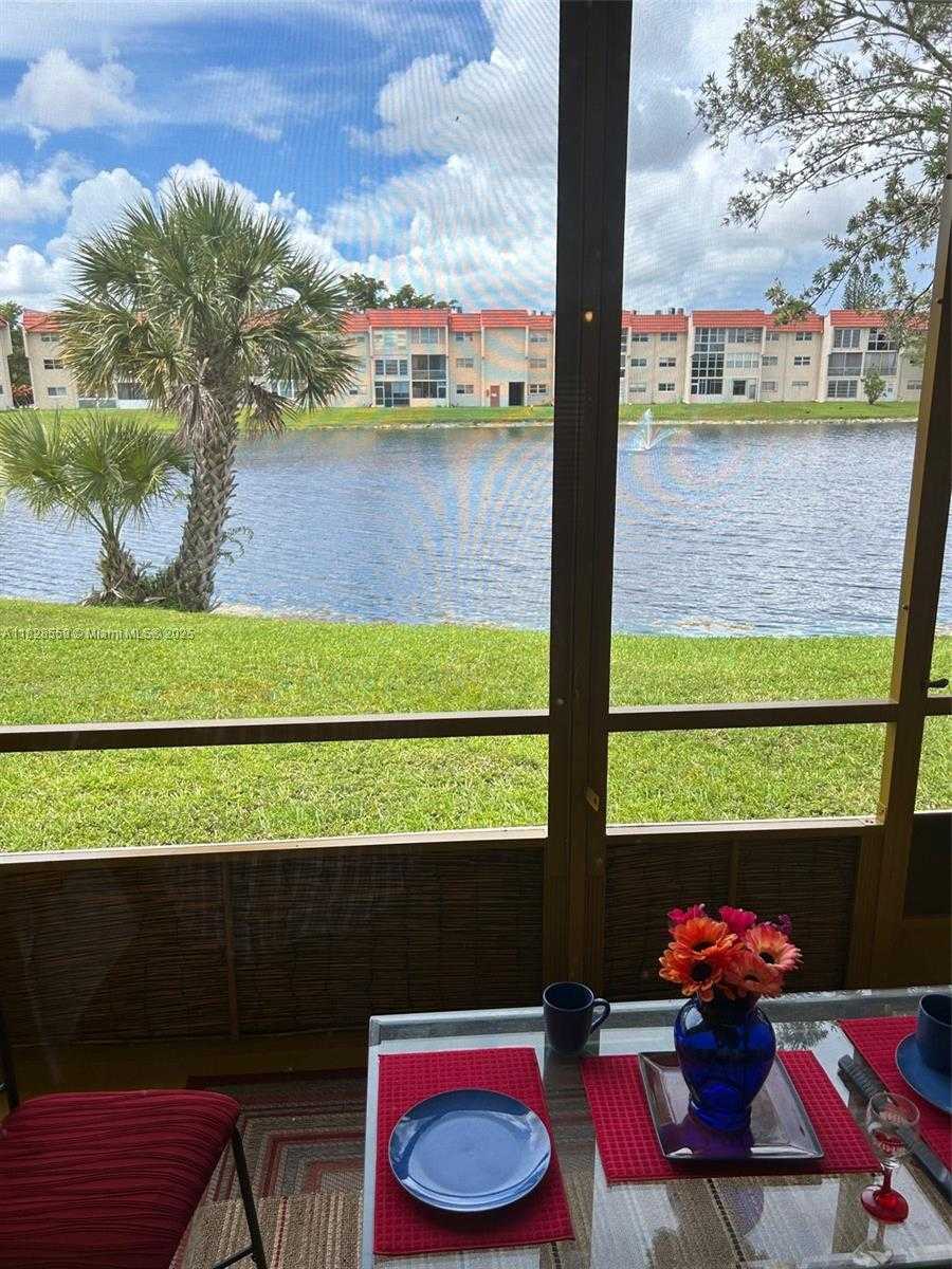 Small Image of 2800 WEST SUNRISE LAKES DR #104, Sunrise Number 2
