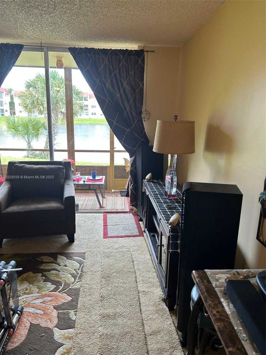 Small Image of 2800 WEST SUNRISE LAKES DR #104, Sunrise Number 4