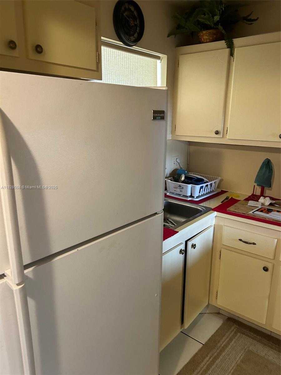 Small Image of 2800 WEST SUNRISE LAKES DR #104, Sunrise Number 6