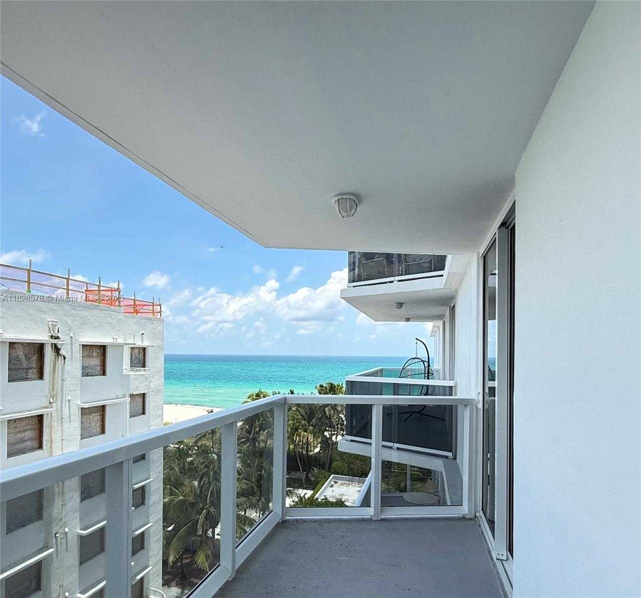 Small Image of 2401 COLLINS AVE #1011, Miami Beach Number 14