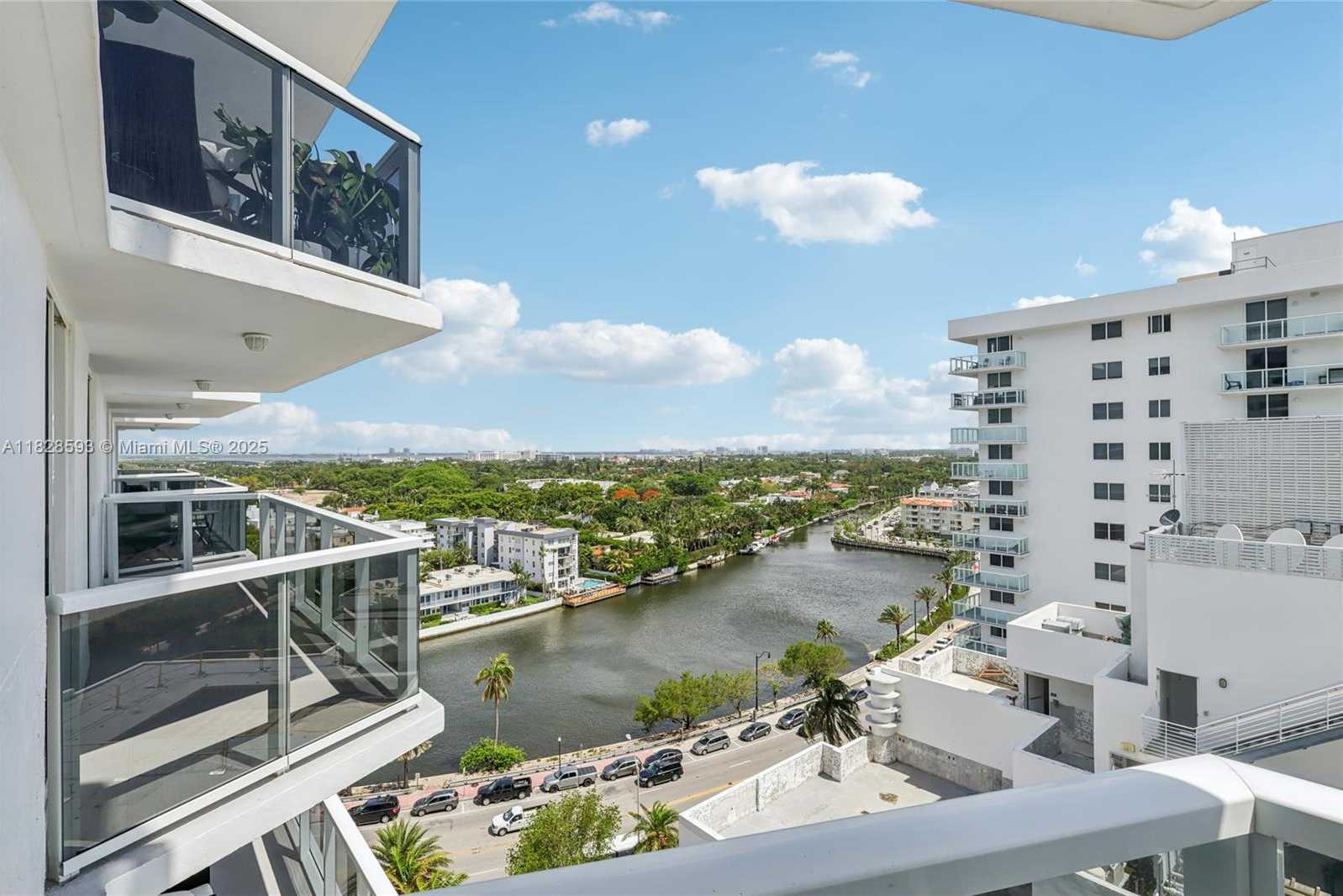 Small Image of 2401 COLLINS AVE #1612, Miami Beach Number 16