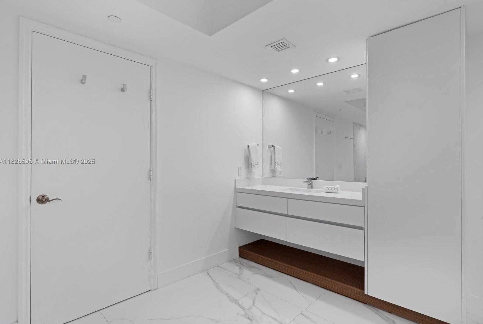 Small Image of 3301 NORTH EAST 183RD ST #1803, Aventura Number 34