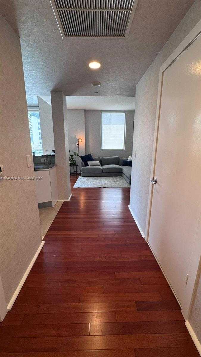 Small Image of 1050 BRICKELL AVE #422, Miami Number 10