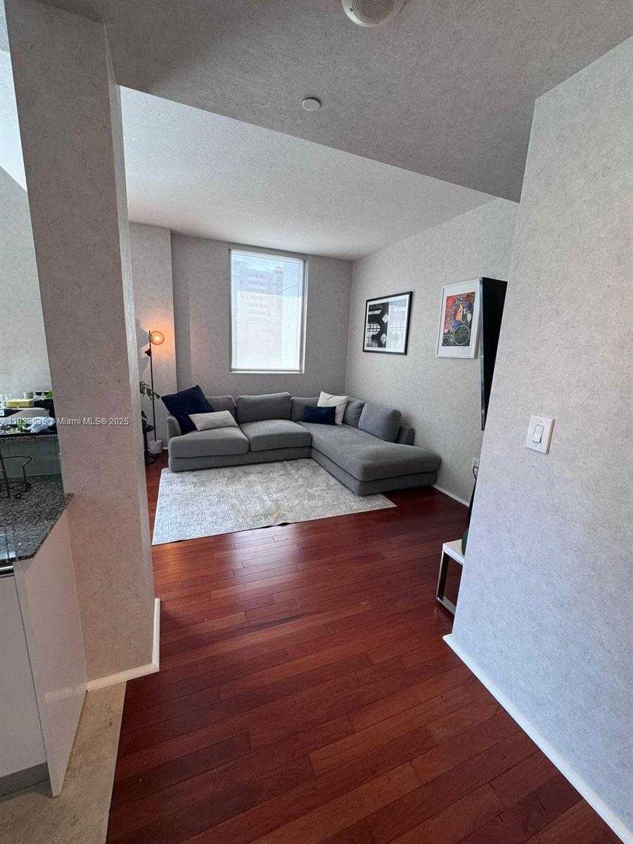 Small Image of 1050 BRICKELL AVE #422, Miami Number 12