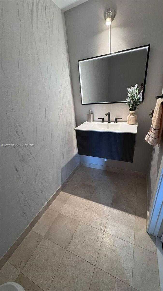 Small Image of 1050 BRICKELL AVE #422, Miami Number 15