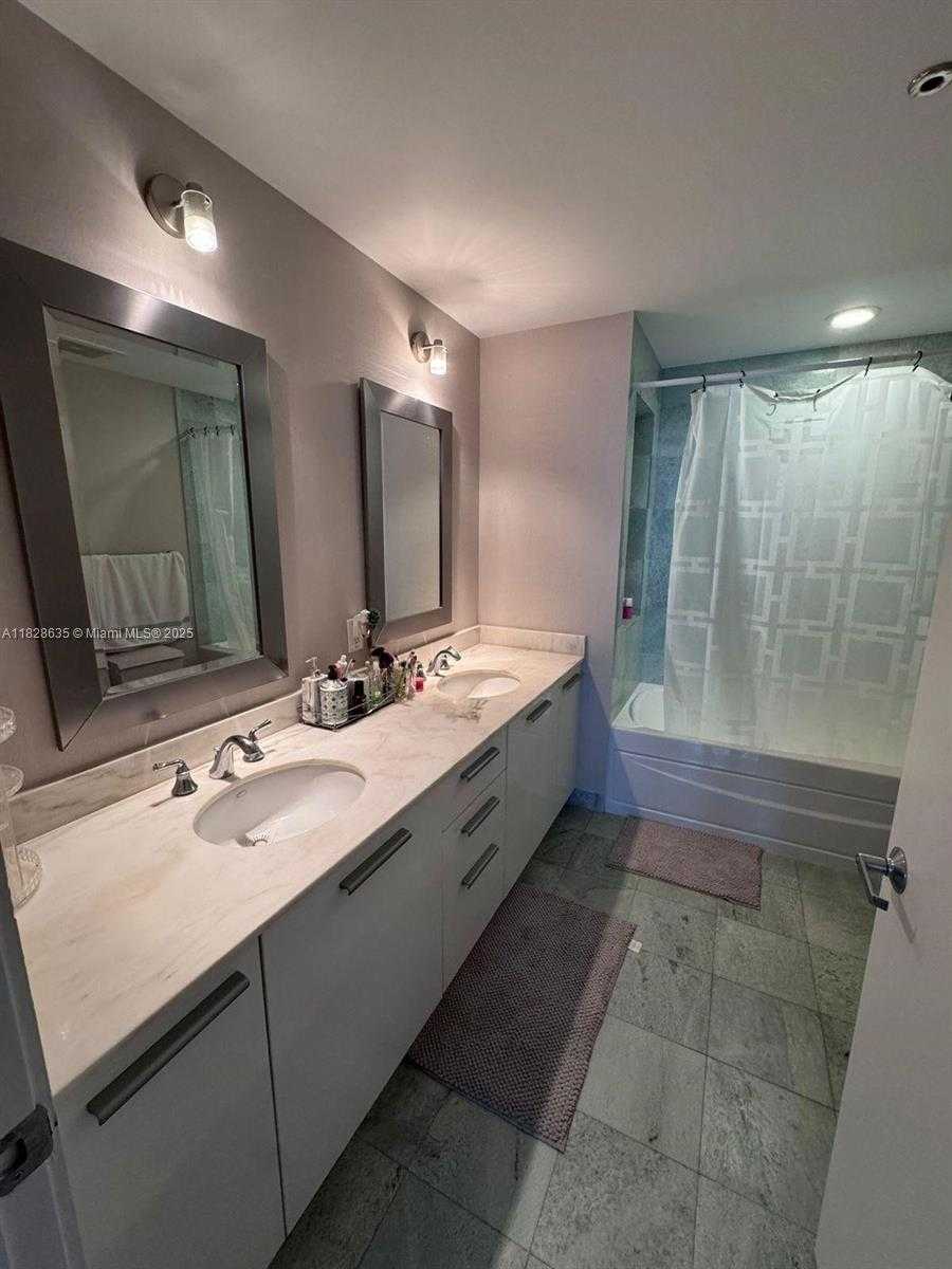 Small Image of 1050 BRICKELL AVE #422, Miami Number 8