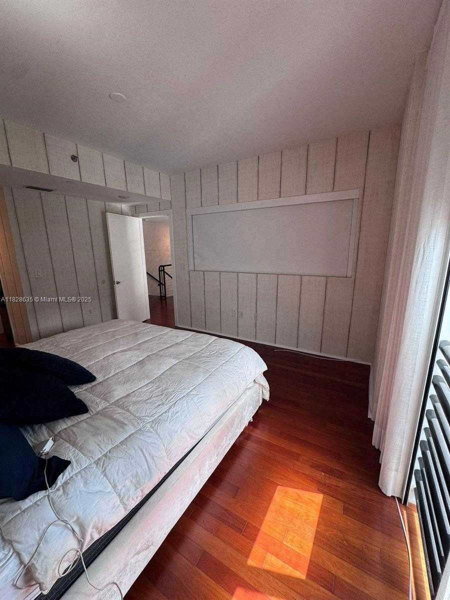 Small Image of 1050 BRICKELL AVE #422, Miami Number 9