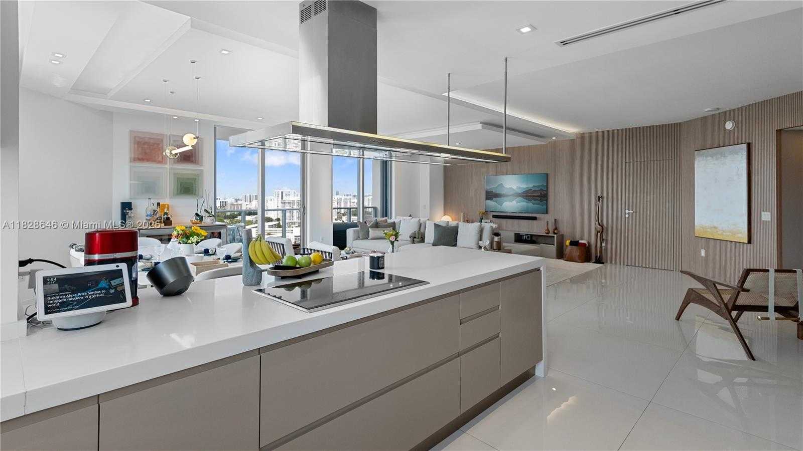 Small Image of 17301 BISCAYNE BLVD #2102, North Miami Beach Number 10