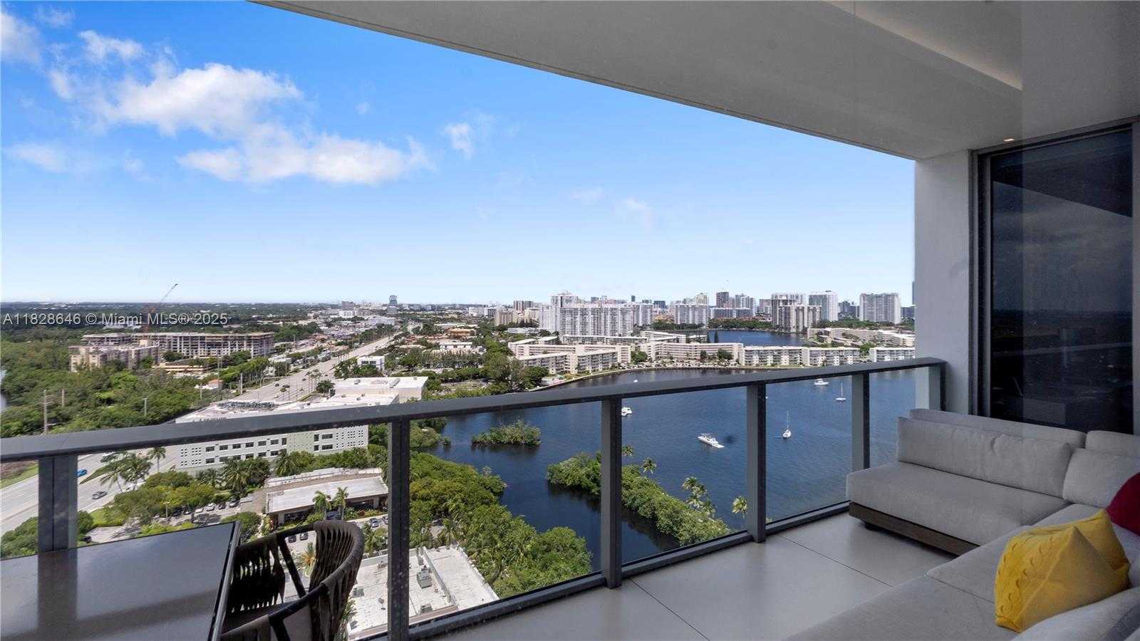 Small Image of 17301 BISCAYNE BLVD #2102, North Miami Beach Number 14