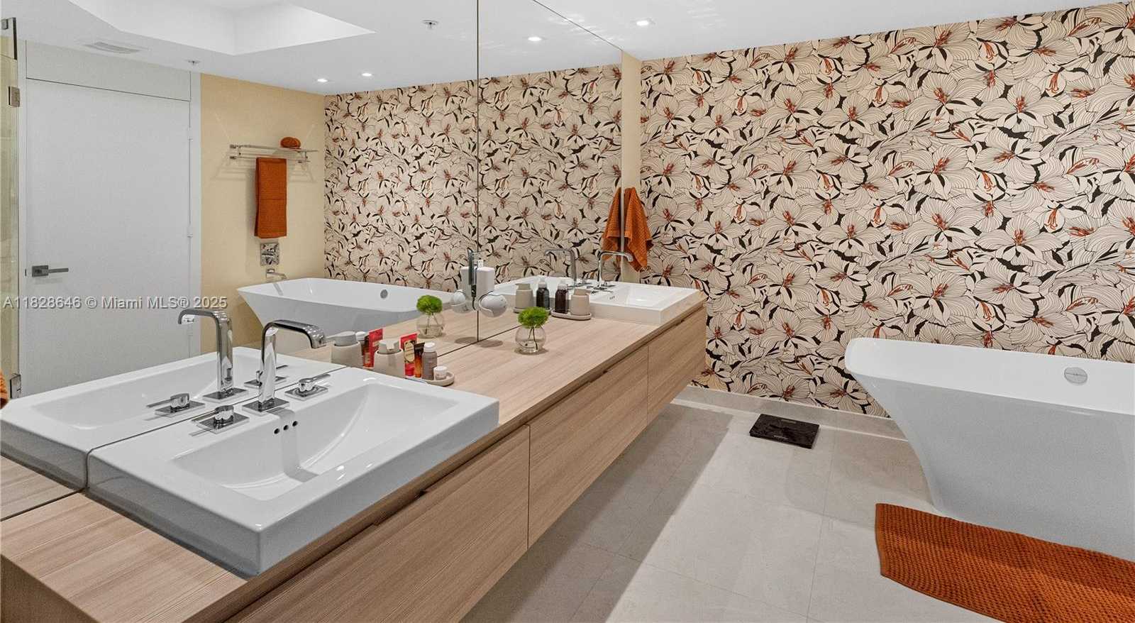 Small Image of 17301 BISCAYNE BLVD #2102, North Miami Beach Number 21