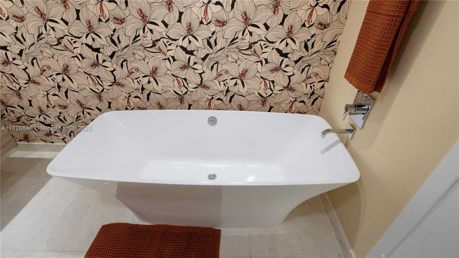 Small Image of 17301 BISCAYNE BLVD #2102, North Miami Beach Number 22