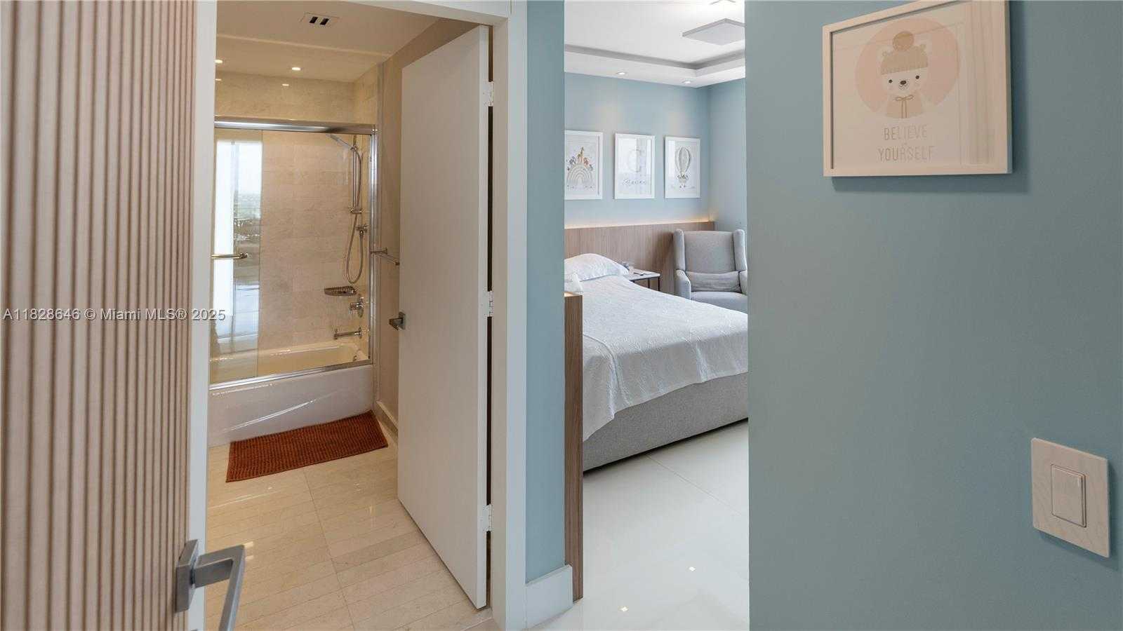 Small Image of 17301 BISCAYNE BLVD #2102, North Miami Beach Number 26