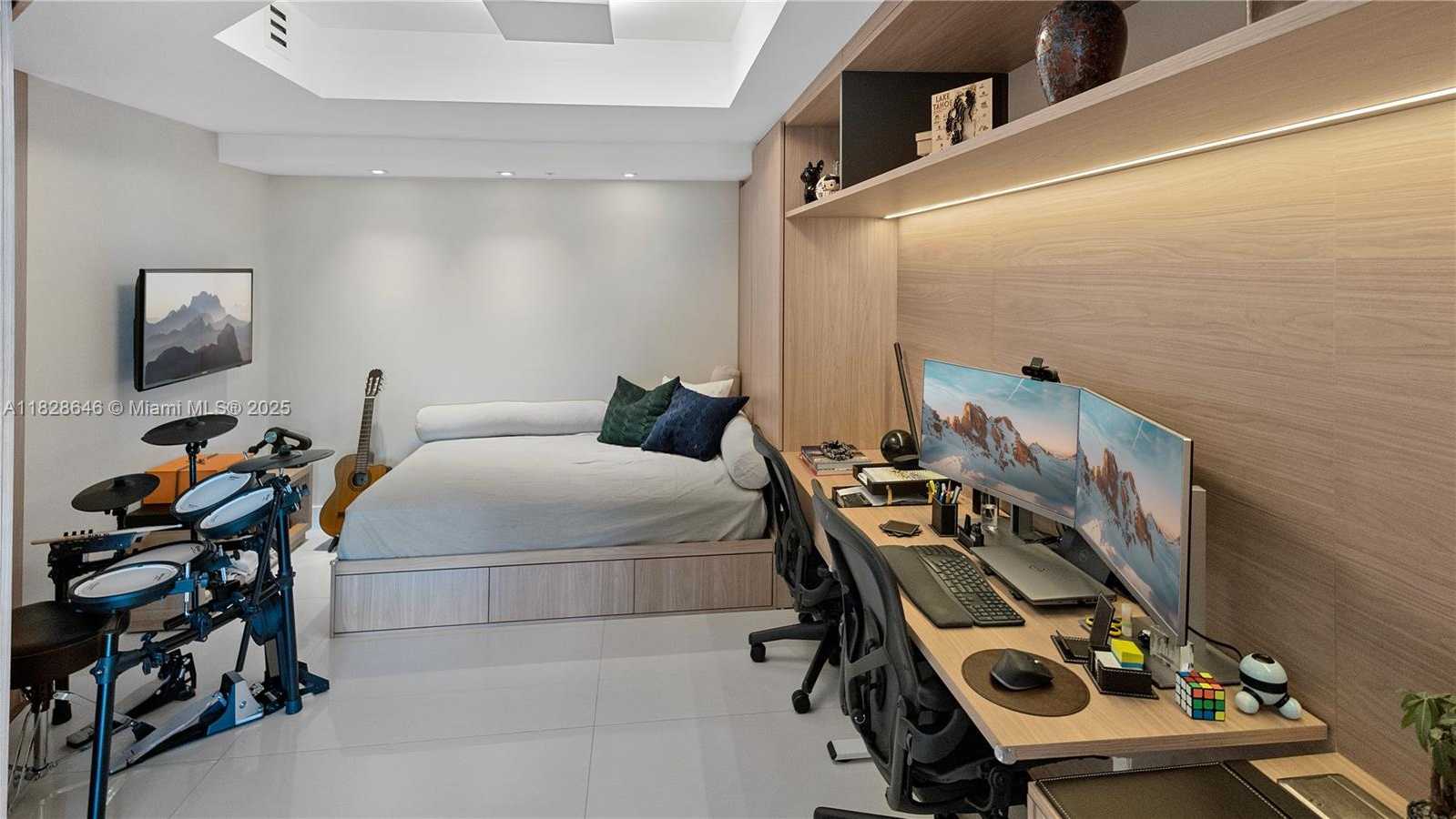 Small Image of 17301 BISCAYNE BLVD #2102, North Miami Beach Number 29