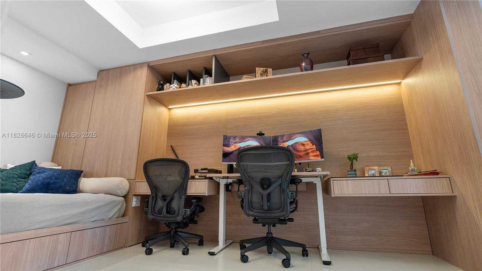 Small Image of 17301 BISCAYNE BLVD #2102, North Miami Beach Number 30