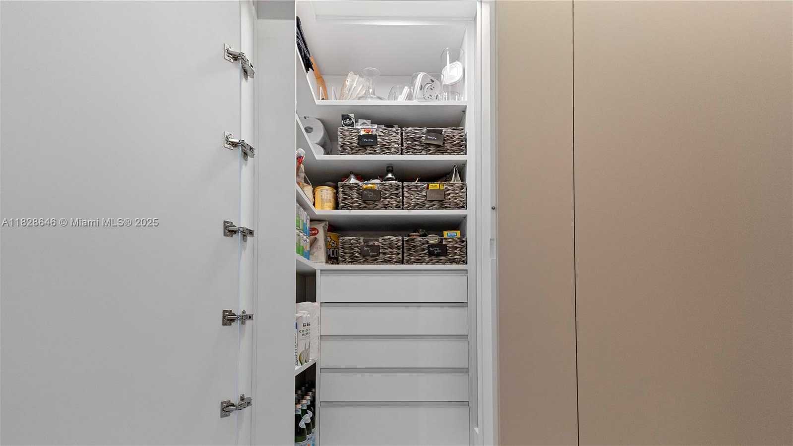Small Image of 17301 BISCAYNE BLVD #2102, North Miami Beach Number 33